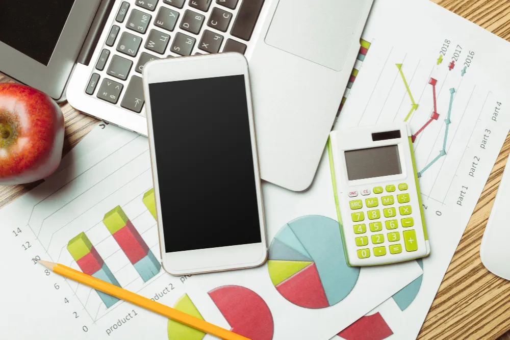 Calculator și grafice folosite pentru estimarea prețului serviciilor SEO